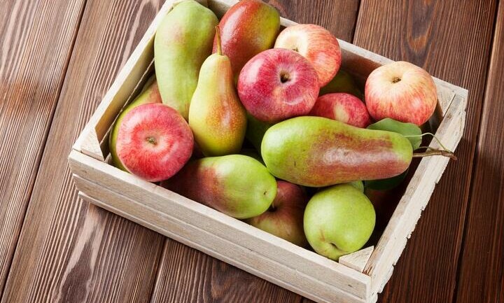 Диетолог рассказала, почему груши и яблоки нужно есть каждый день